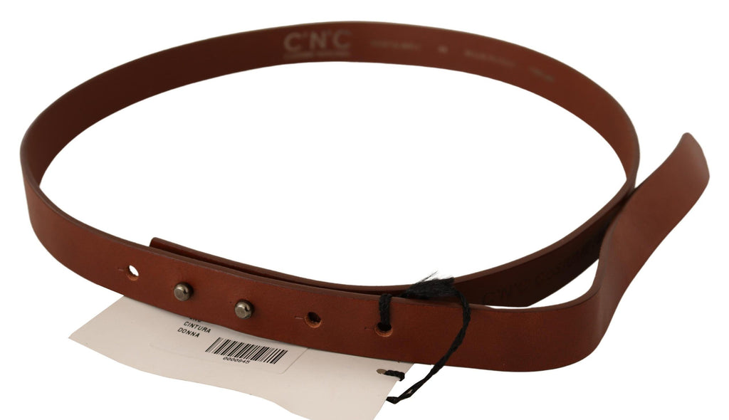 Ceinture en cuir marron avec fermeture argentée pour costume national