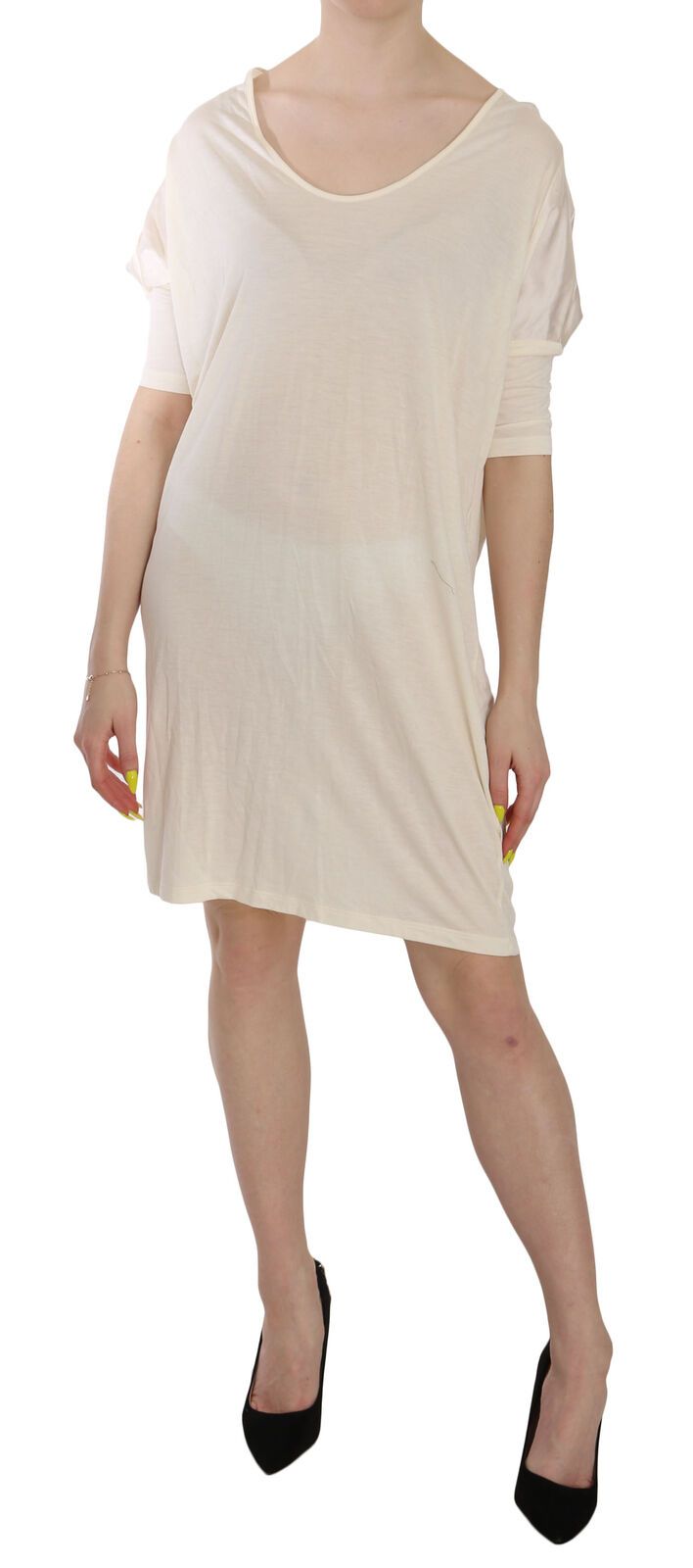 Robe nationale crème à col rond et longueur genou