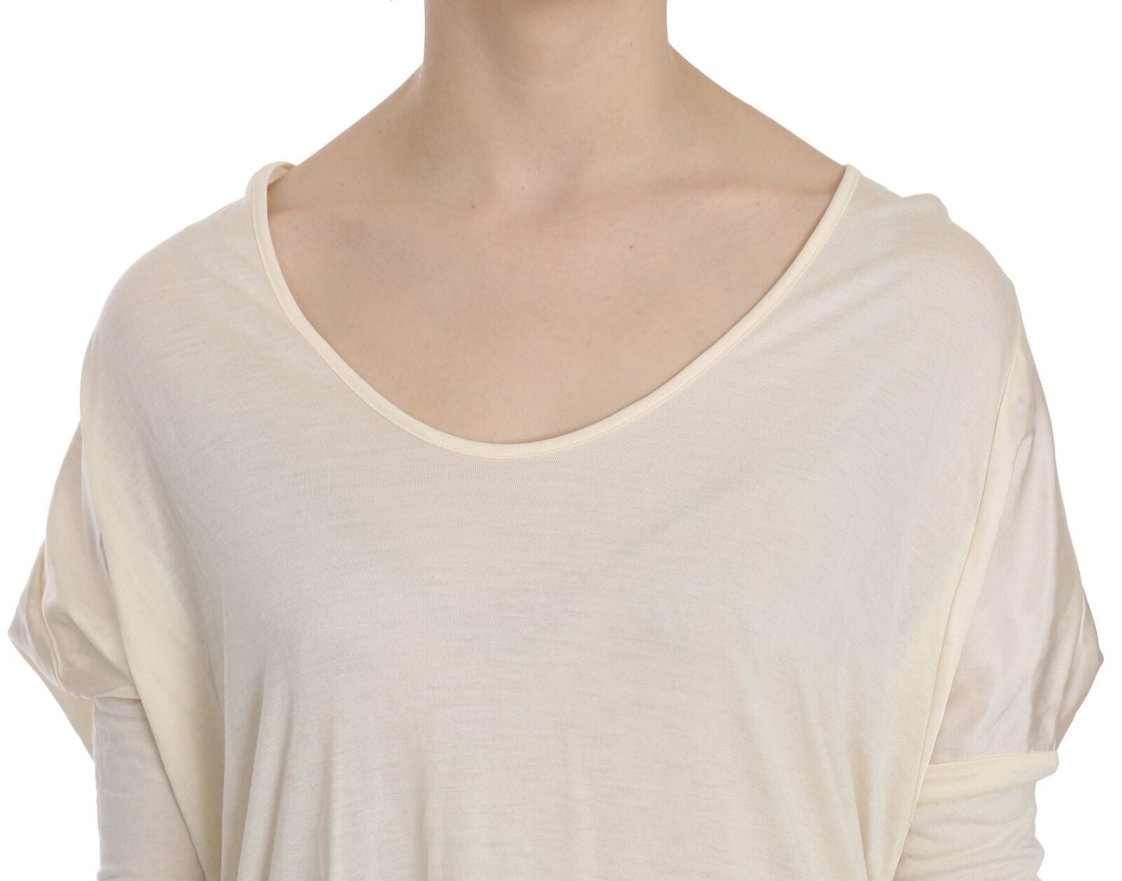 Robe nationale crème à col rond et longueur genou
