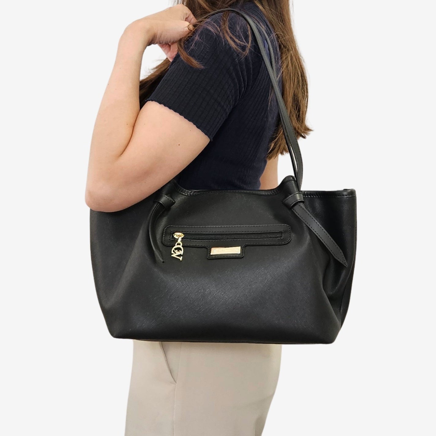 La Vie Shoulder Bag