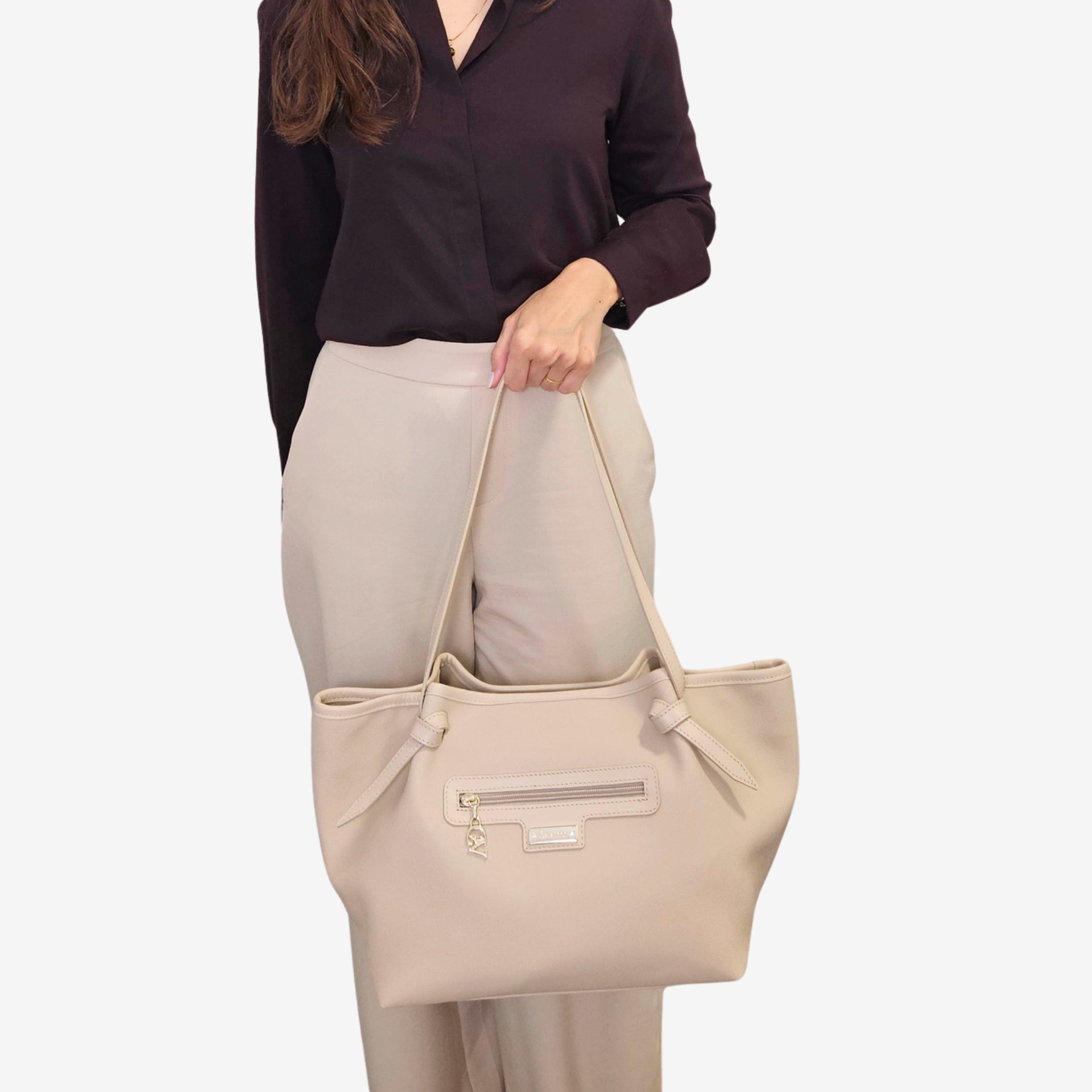 La Vie Shoulder Bag