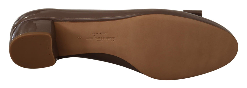 Escarpins élégants Salvatore Ferragamo marron carvi avec nœud Vara