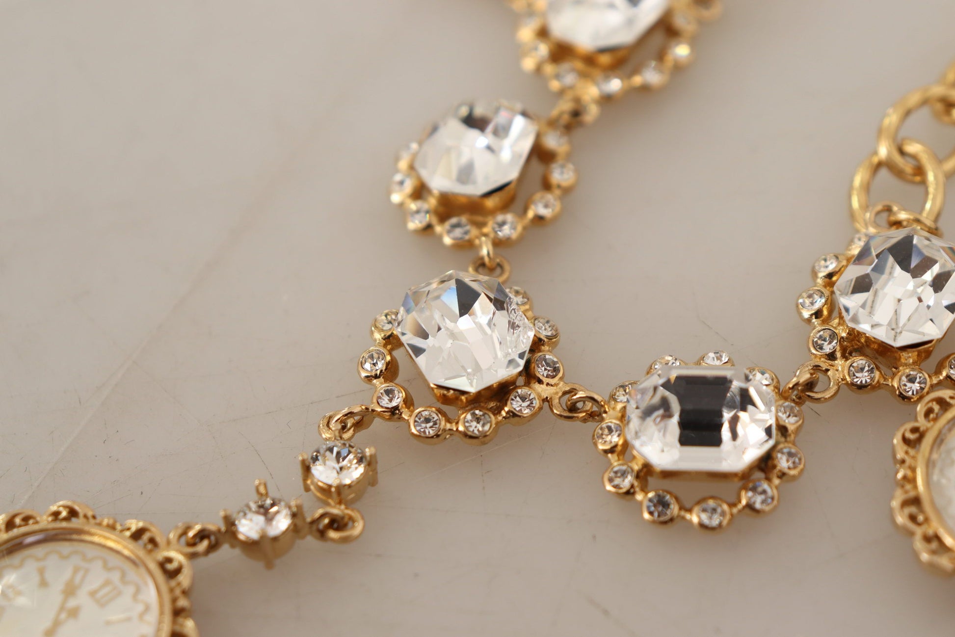 Collier Dolce &amp; Gabbana avec chaîne en cristal et horloge dorée