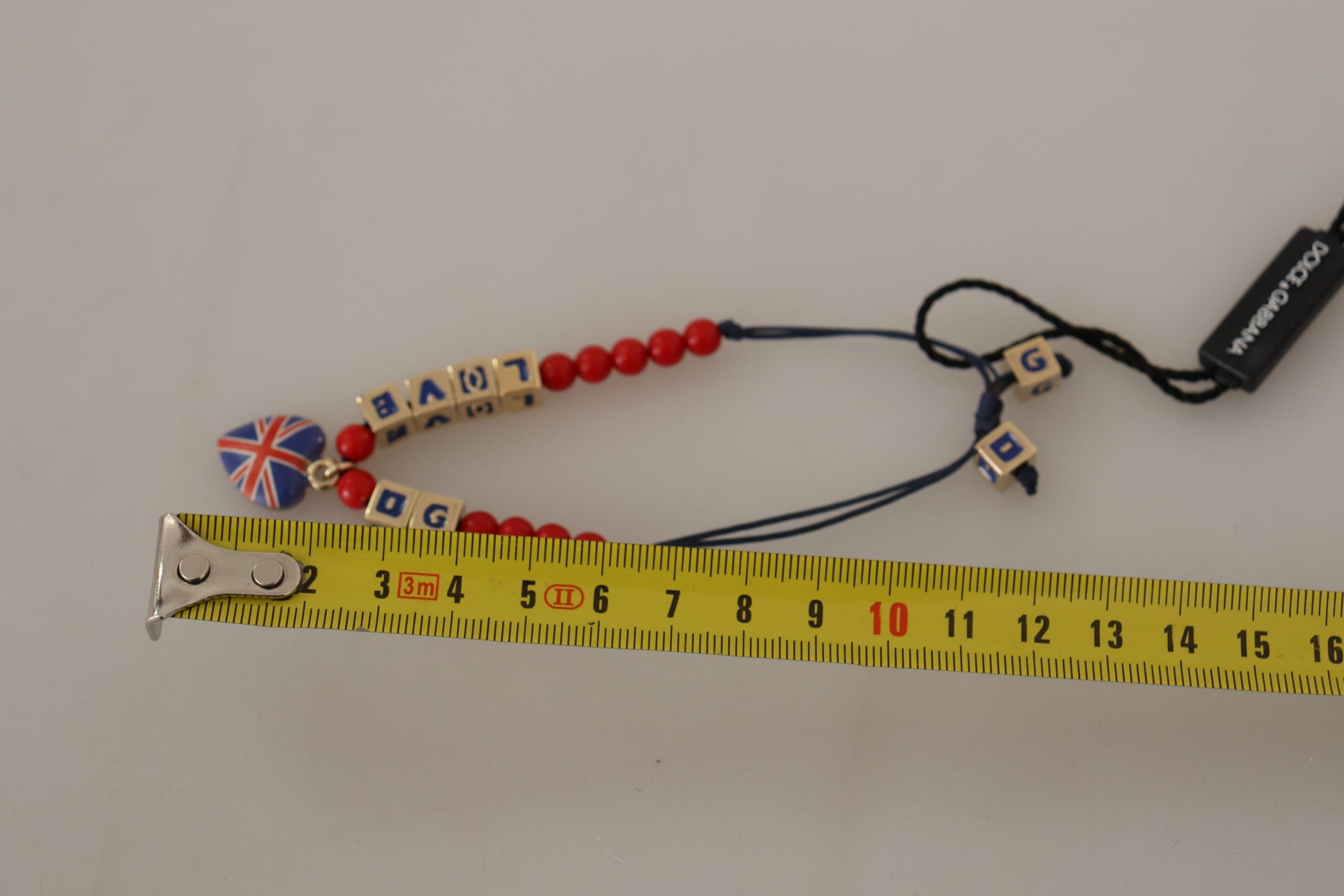 Bracelet Dolce &amp; Gabbana en perles rouges et bleues avec le drapeau DG LOVES LONDON