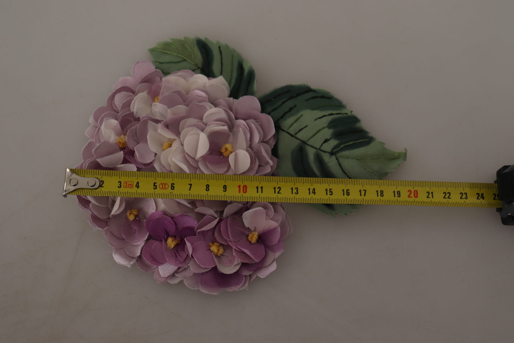 Broche Dolce &amp; Gabbana en laiton doré à motif floral violet pour femme