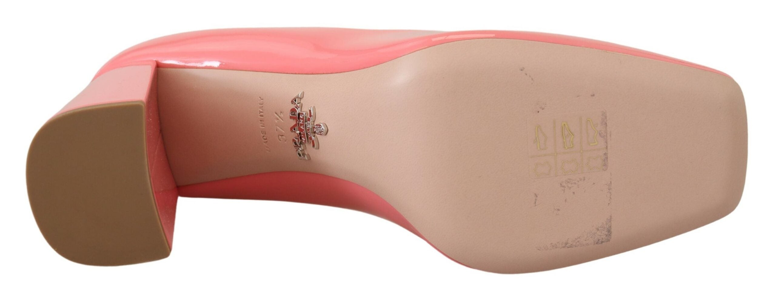 Escarpins Prada classiques à talons carrés en cuir verni rose