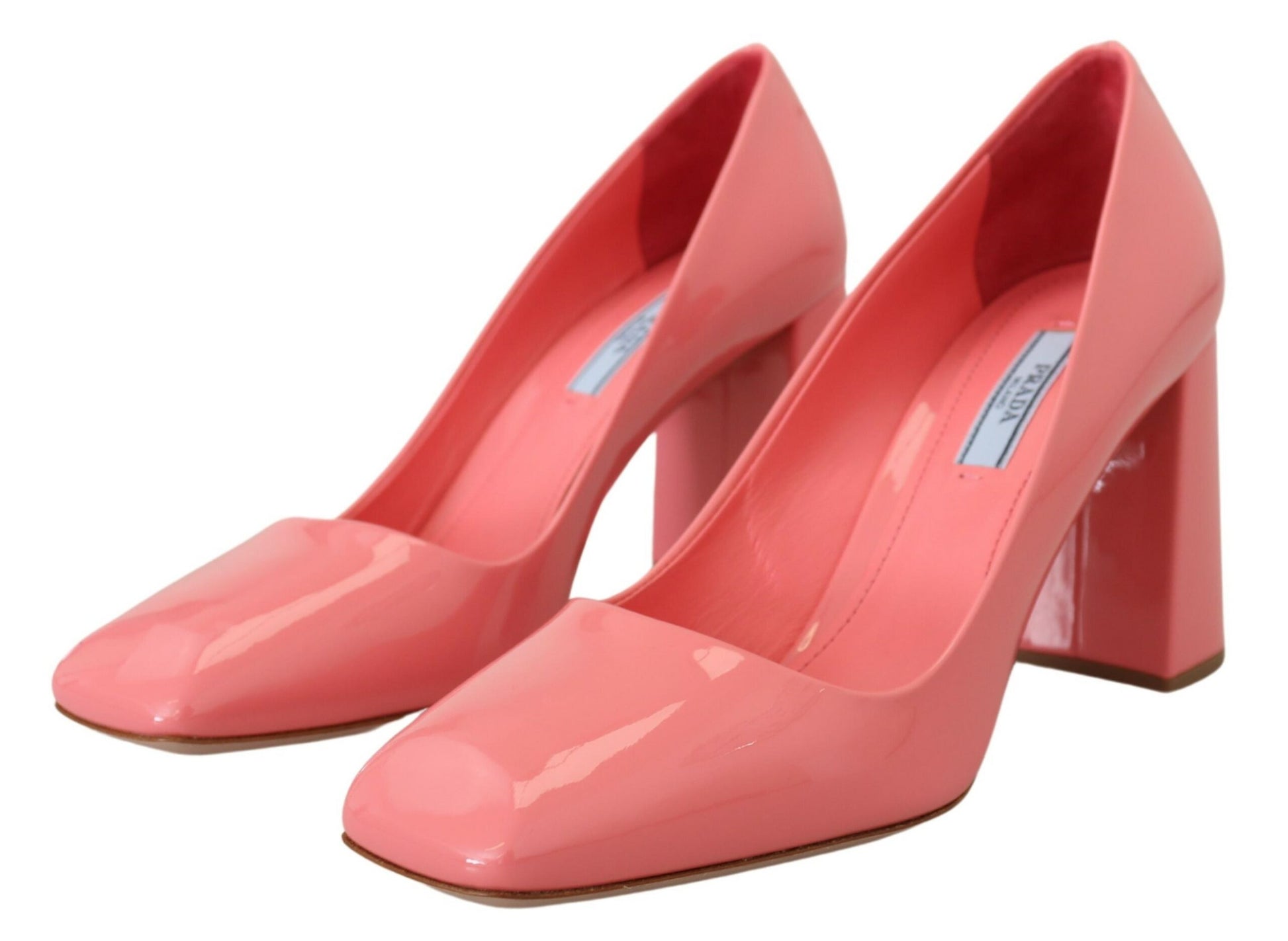 Escarpins Prada classiques à talons carrés en cuir verni rose