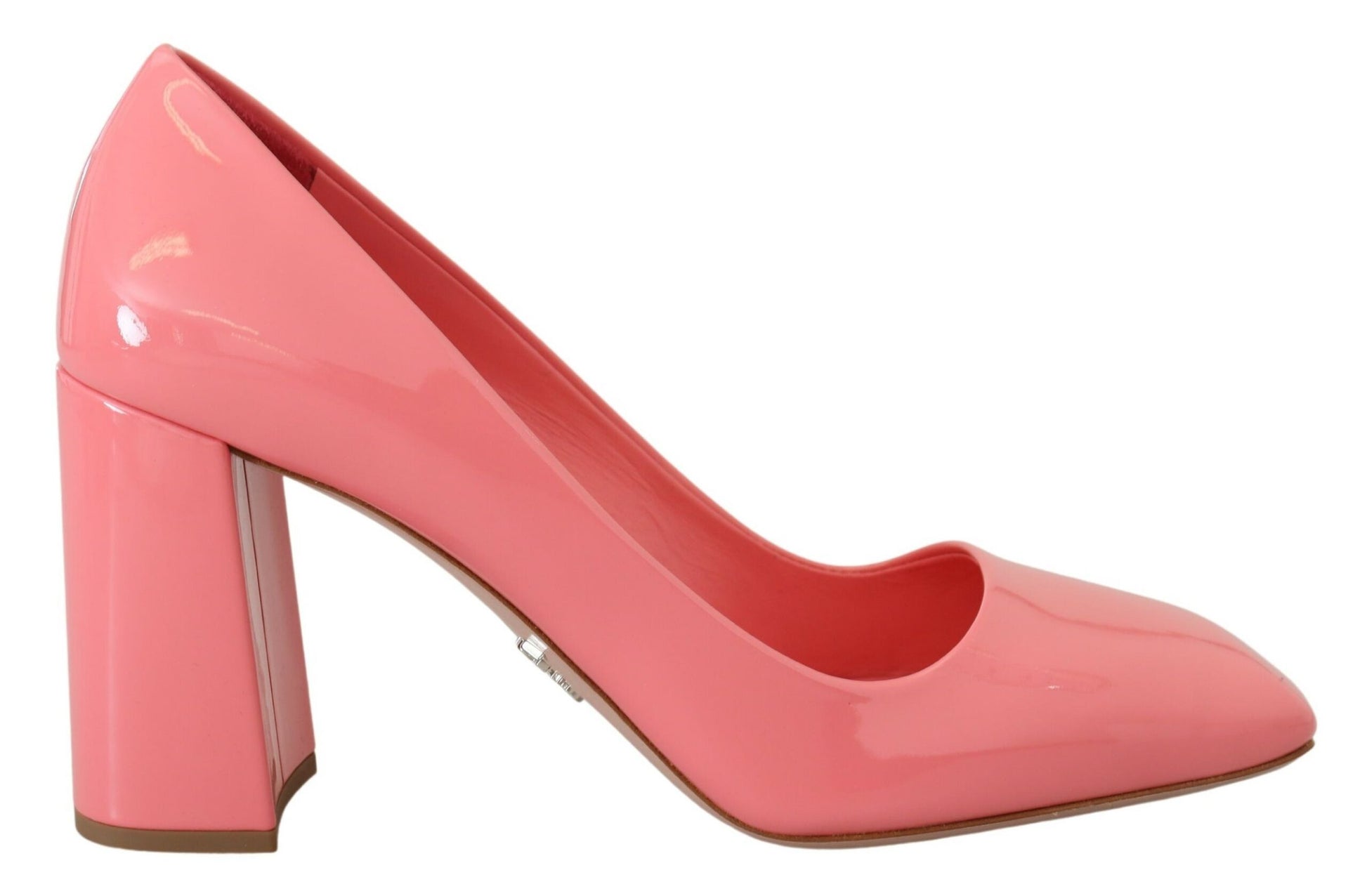 Escarpins Prada classiques à talons carrés en cuir verni rose