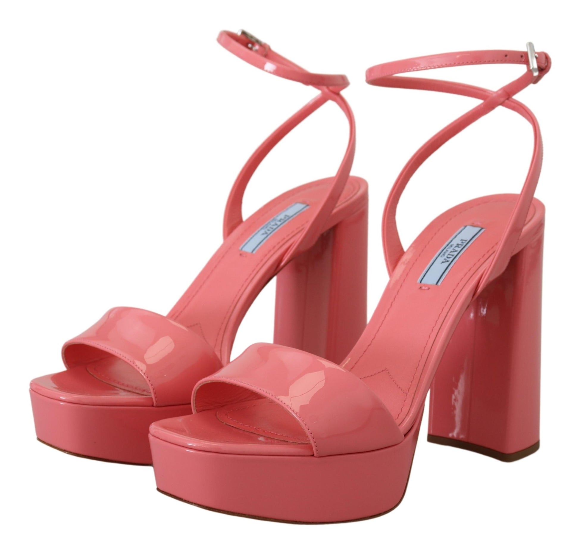 Sandales Prada roses vernies à talons et bride à la cheville