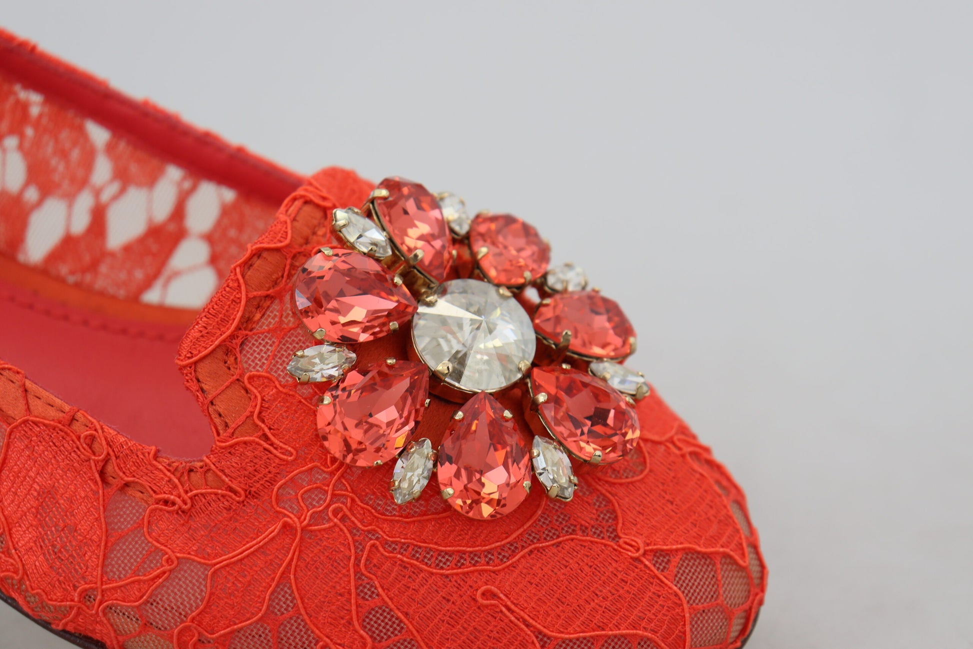 Ballerines Dolce &amp; Gabbana rouges en dentelle et cristaux Taormina