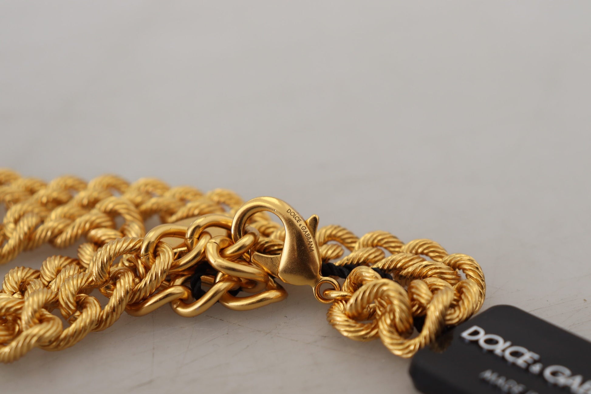 Collier Dolce &amp; Gabbana en laiton doré avec logo en cristal et motif floral fruité