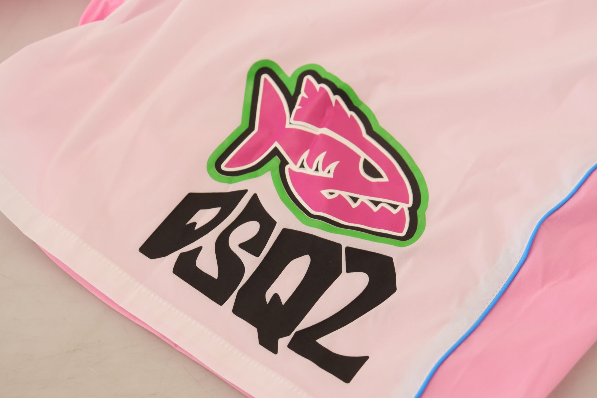 Maillots de bain Dsquared² pour homme, short de plage blanc et rose avec logo imprimé