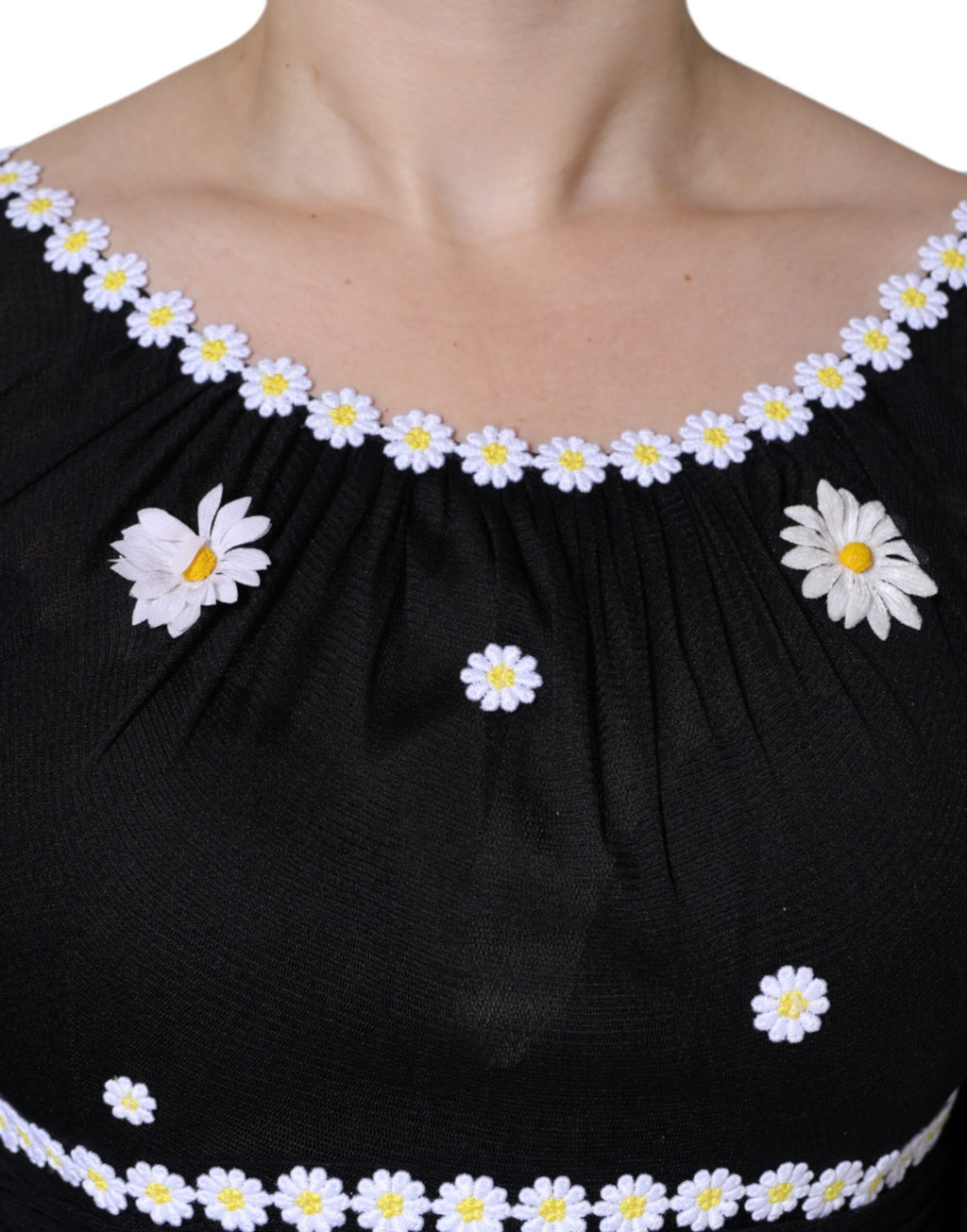 Robe longue trapèze en soie noire à imprimé marguerites Dolce &amp; Gabbana