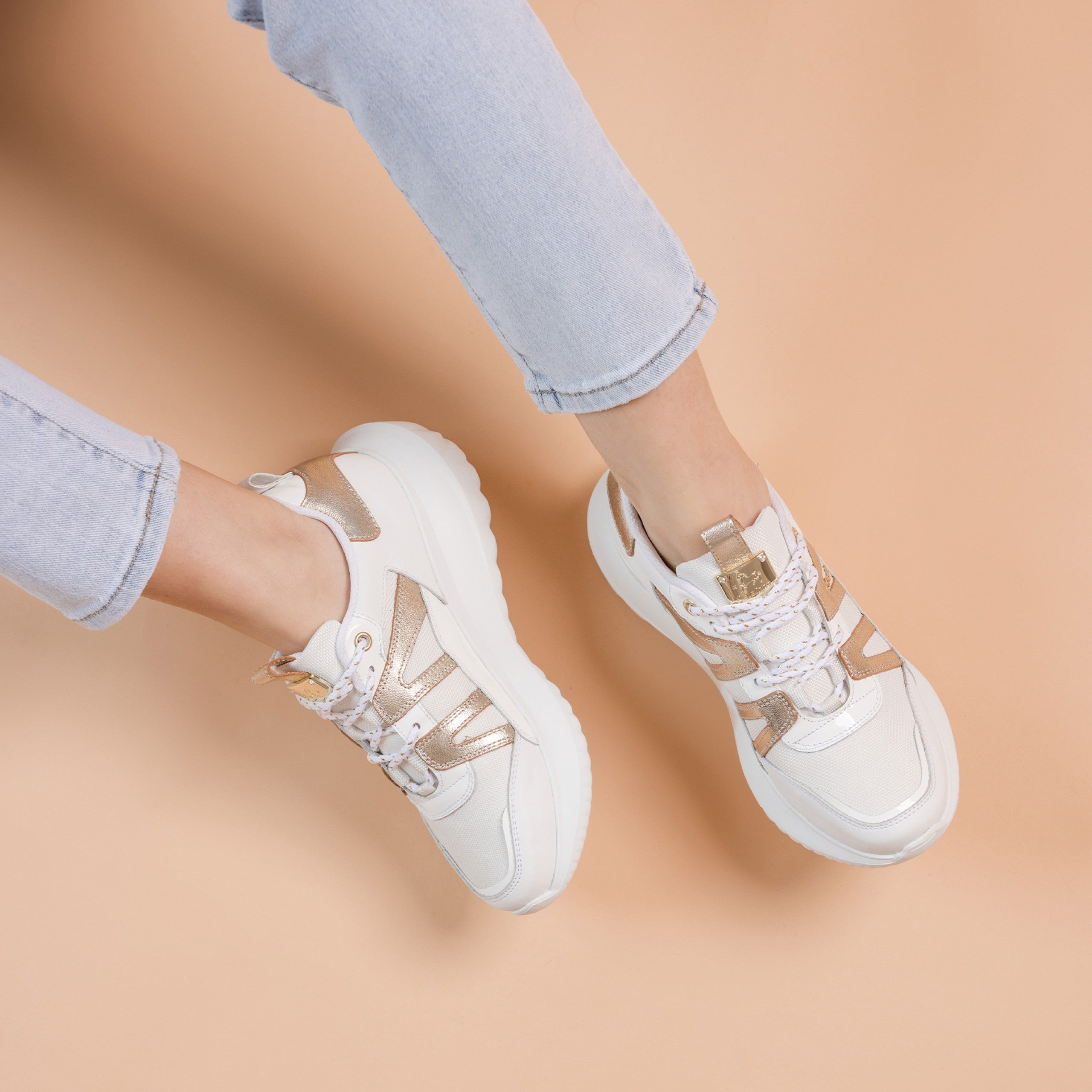 Feather Lightweight Sneakers