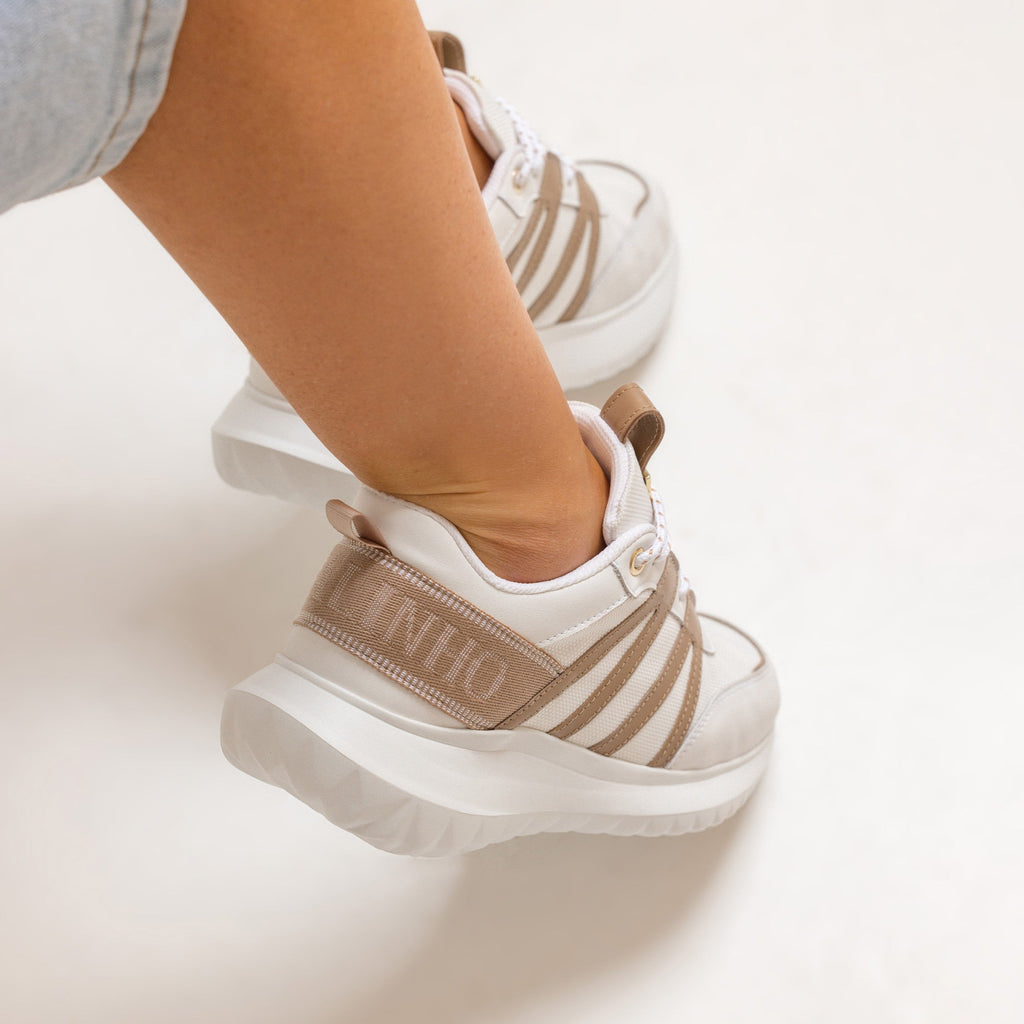 Feather Lightweight Sneakers