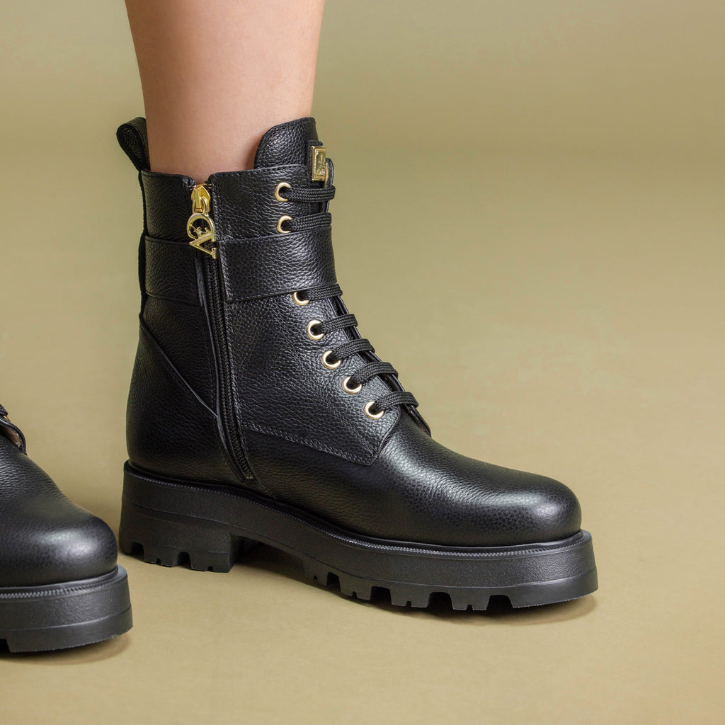 Signature CV Ankle Leather Boots