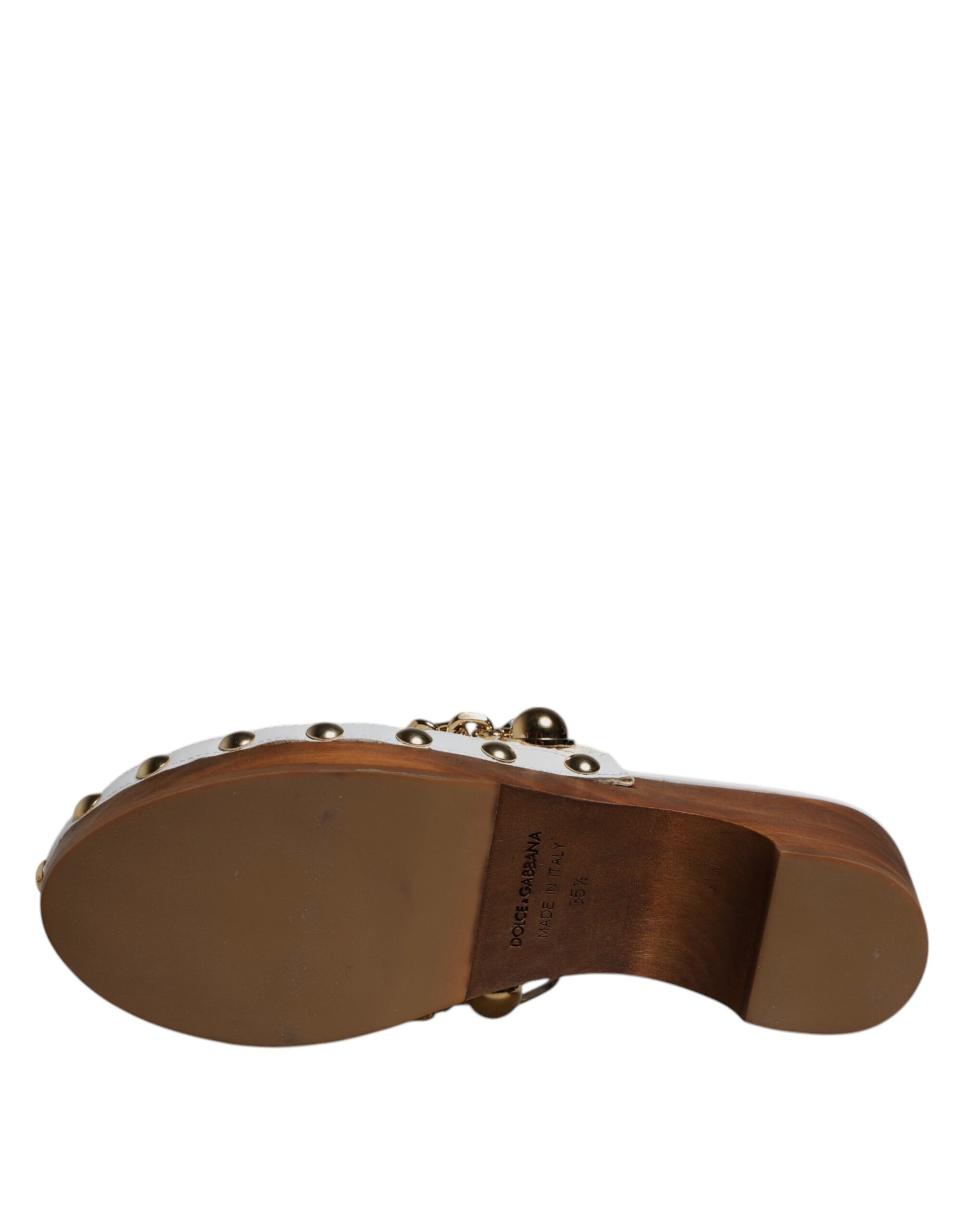 Dolce &amp; Gabbana Sabots en raphia blanc Sandales à chaîne ornées de bijoux Chaussures