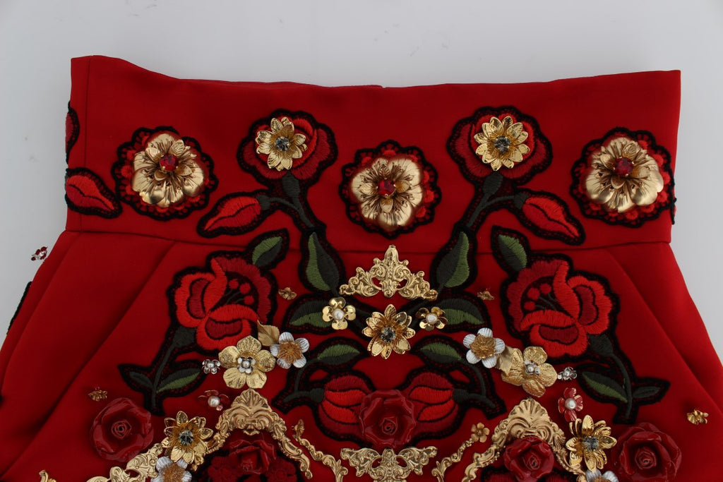 Short Dolce &amp; Gabbana en soie rouge avec cristaux roses 