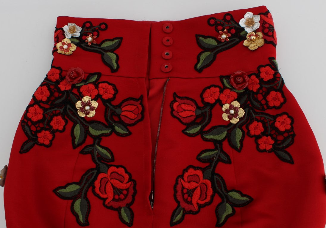 Short Dolce &amp; Gabbana en soie rouge à imprimé roses de Sicile 
