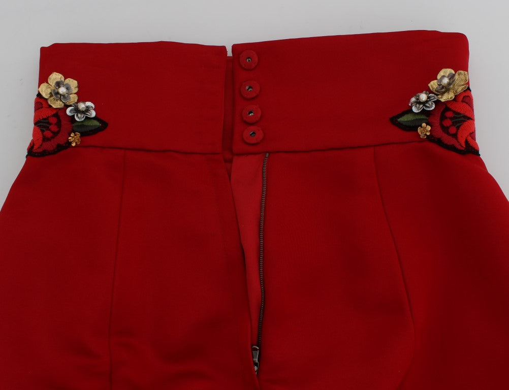 Short Dolce &amp; Gabbana en soie rouge avec cristaux roses 
