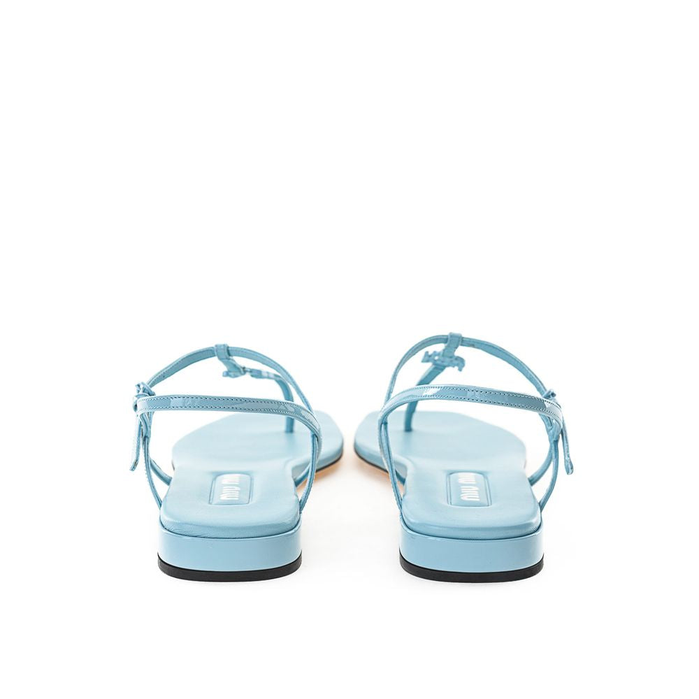 Sandales tongs en cuir verni bleu Miu Miu