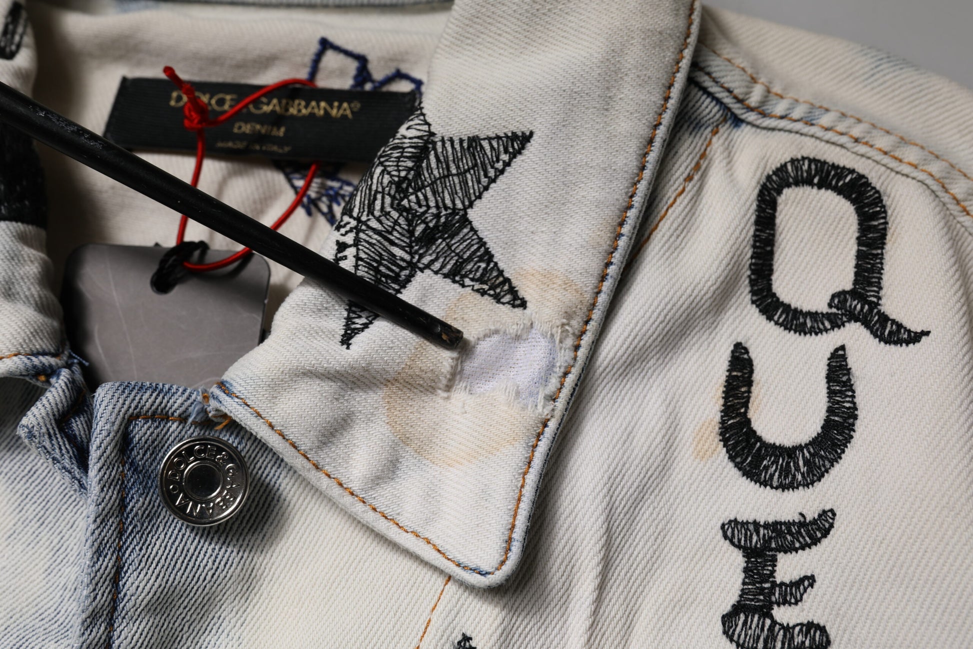 Veste en jean boutonnée bleu clair à motif graffiti Dolce &amp; Gabbana