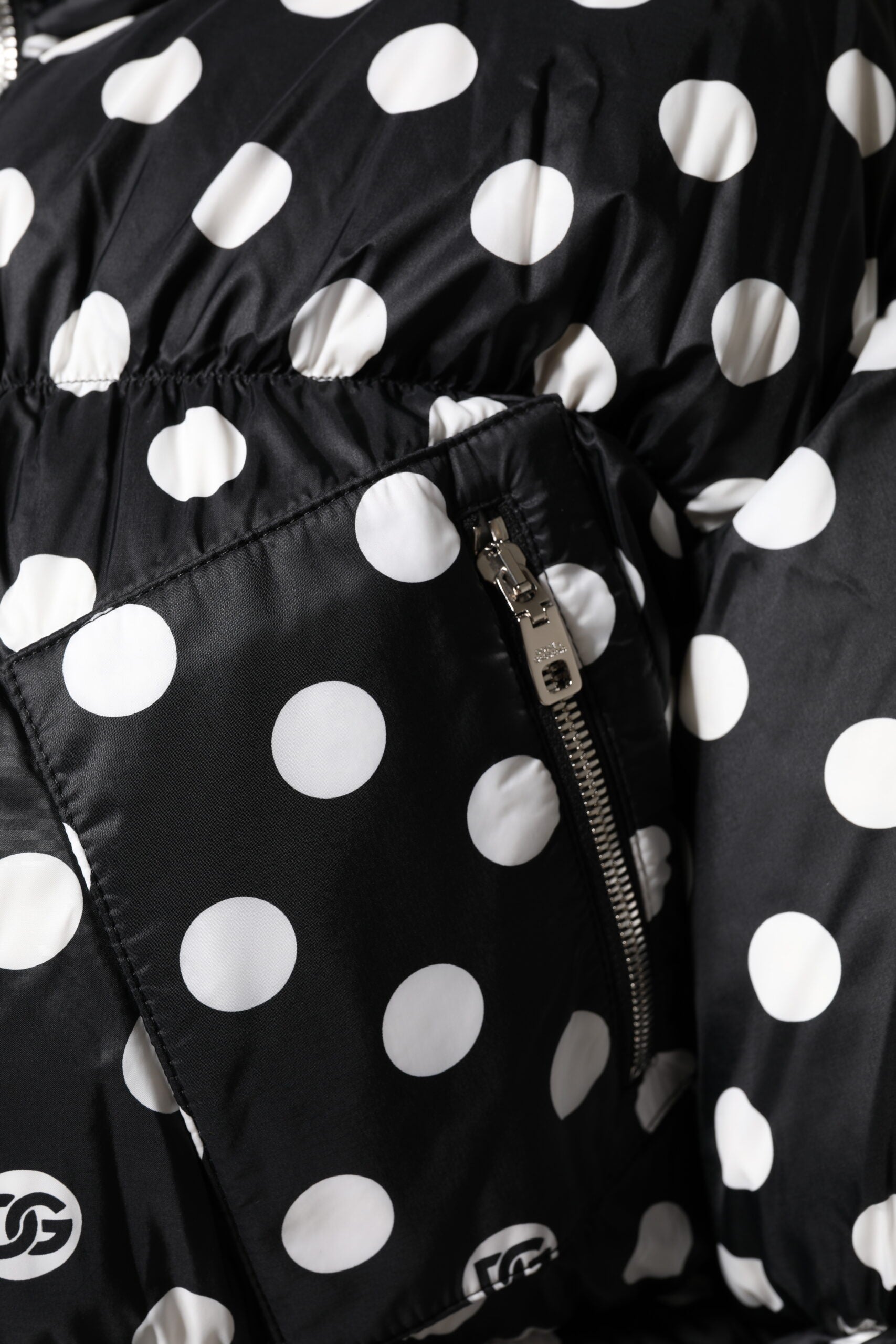 Doudoune zippée à pois noirs et blancs Dolce &amp; Gabbana