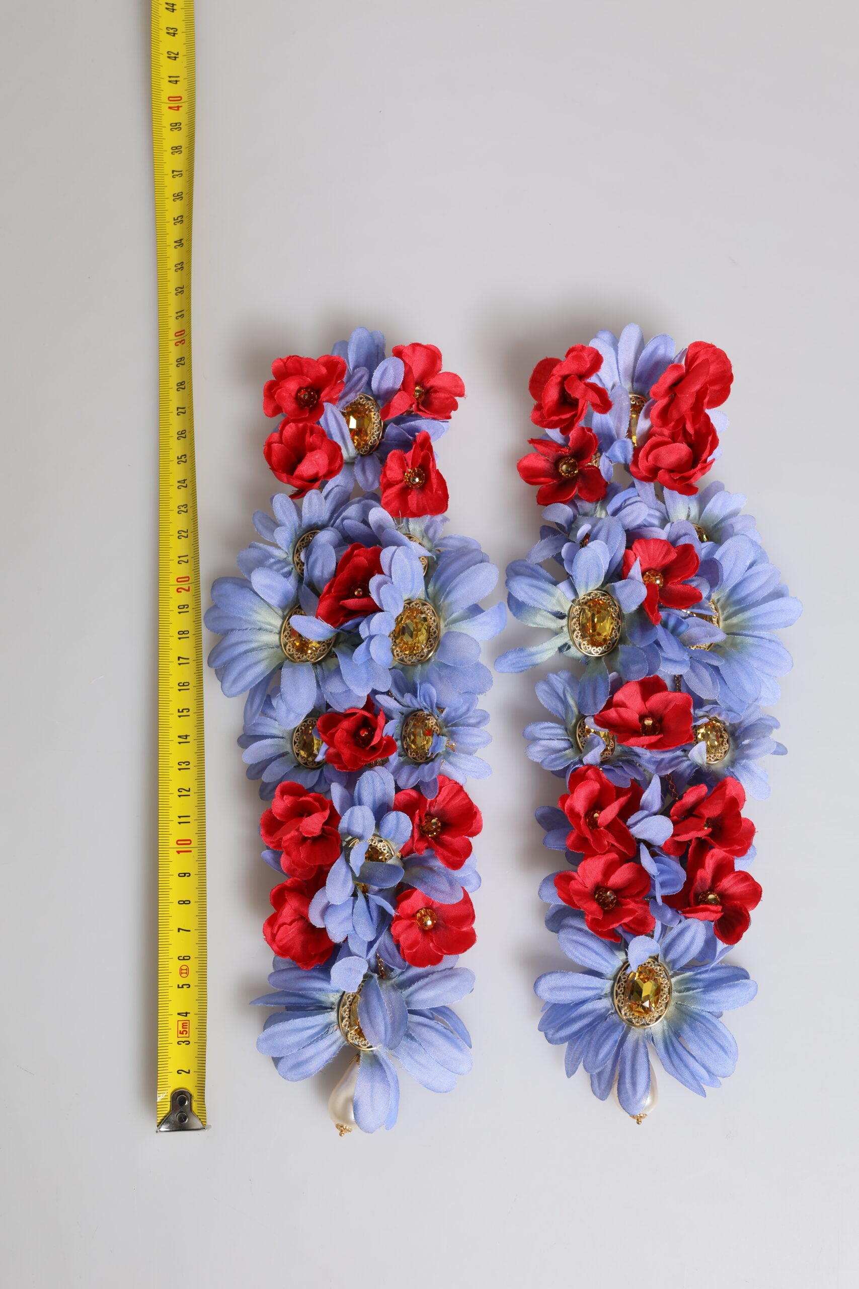Boucles d'oreilles pendantes à clip Dolce &amp; Gabbana en laiton doré et cristaux floraux