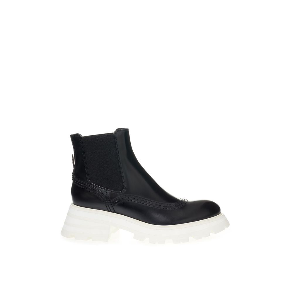 Bottes élégantes en cuir noir intemporel Alexander McQueen