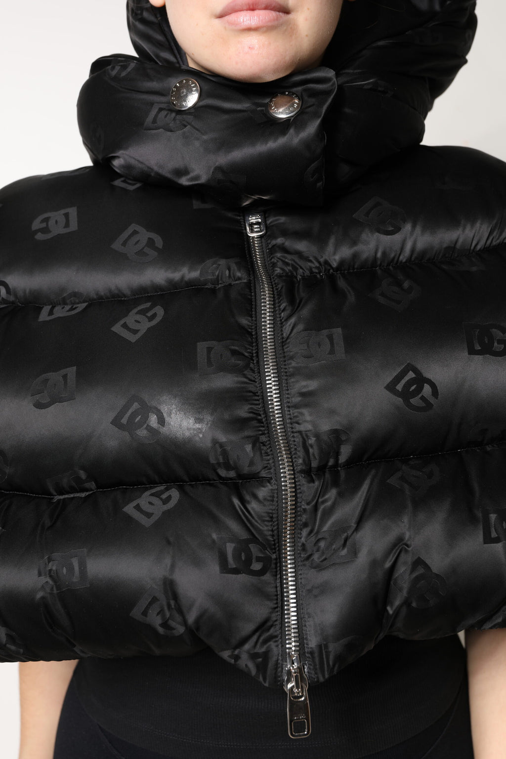 Dolce &amp; Gabbana Doudoune courte noire à capuche et fermeture éclair intégrale