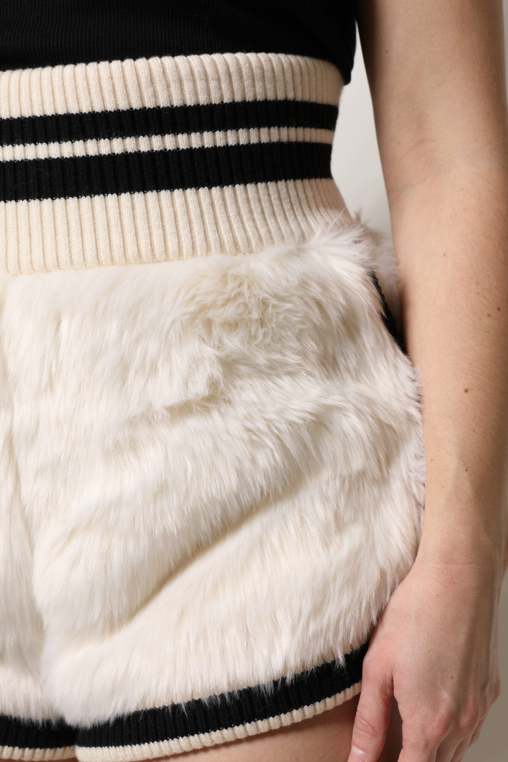 Short taille haute en fausse fourrure blanche Dolce &amp; Gabbana