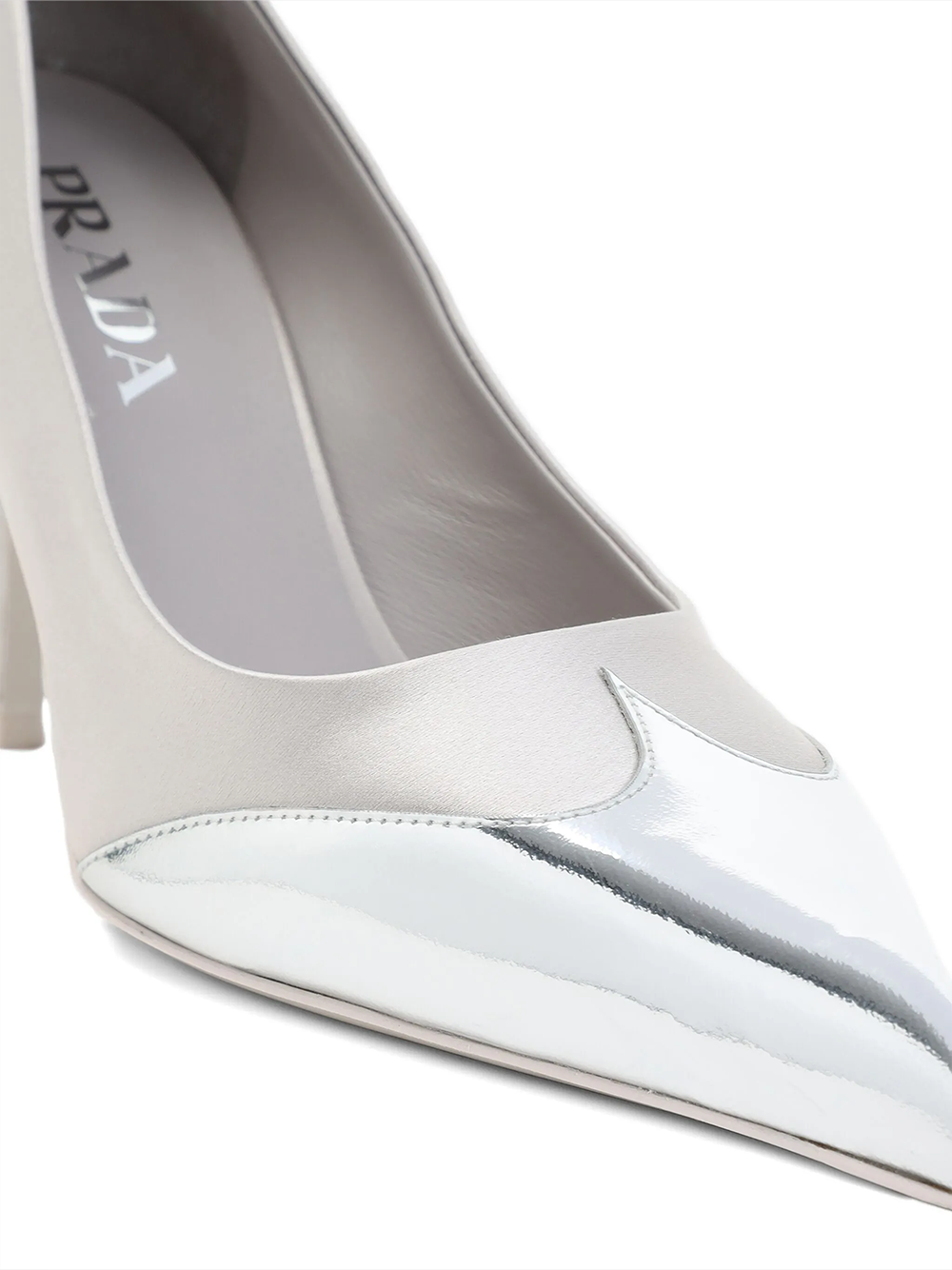 Escarpins Prada en satin et cuir argenté métallisé