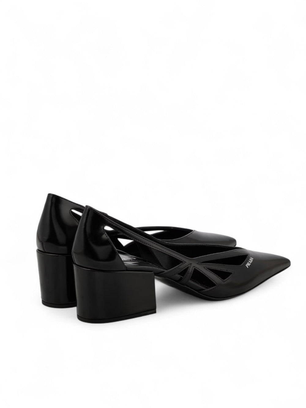 Escarpins Prada en cuir noir découpé 55
