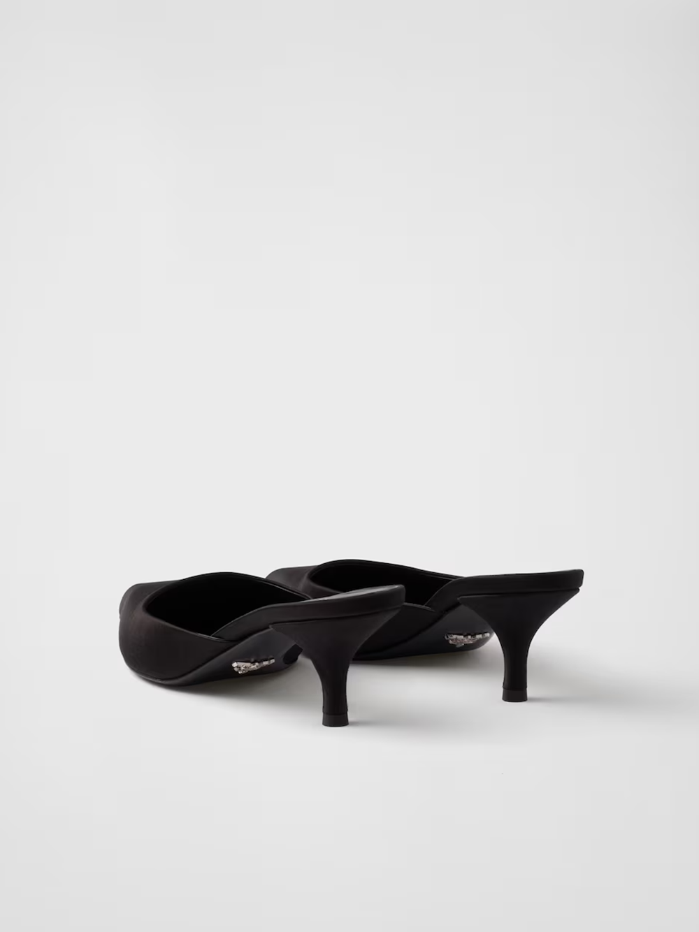 Sabot Prada en satin noir