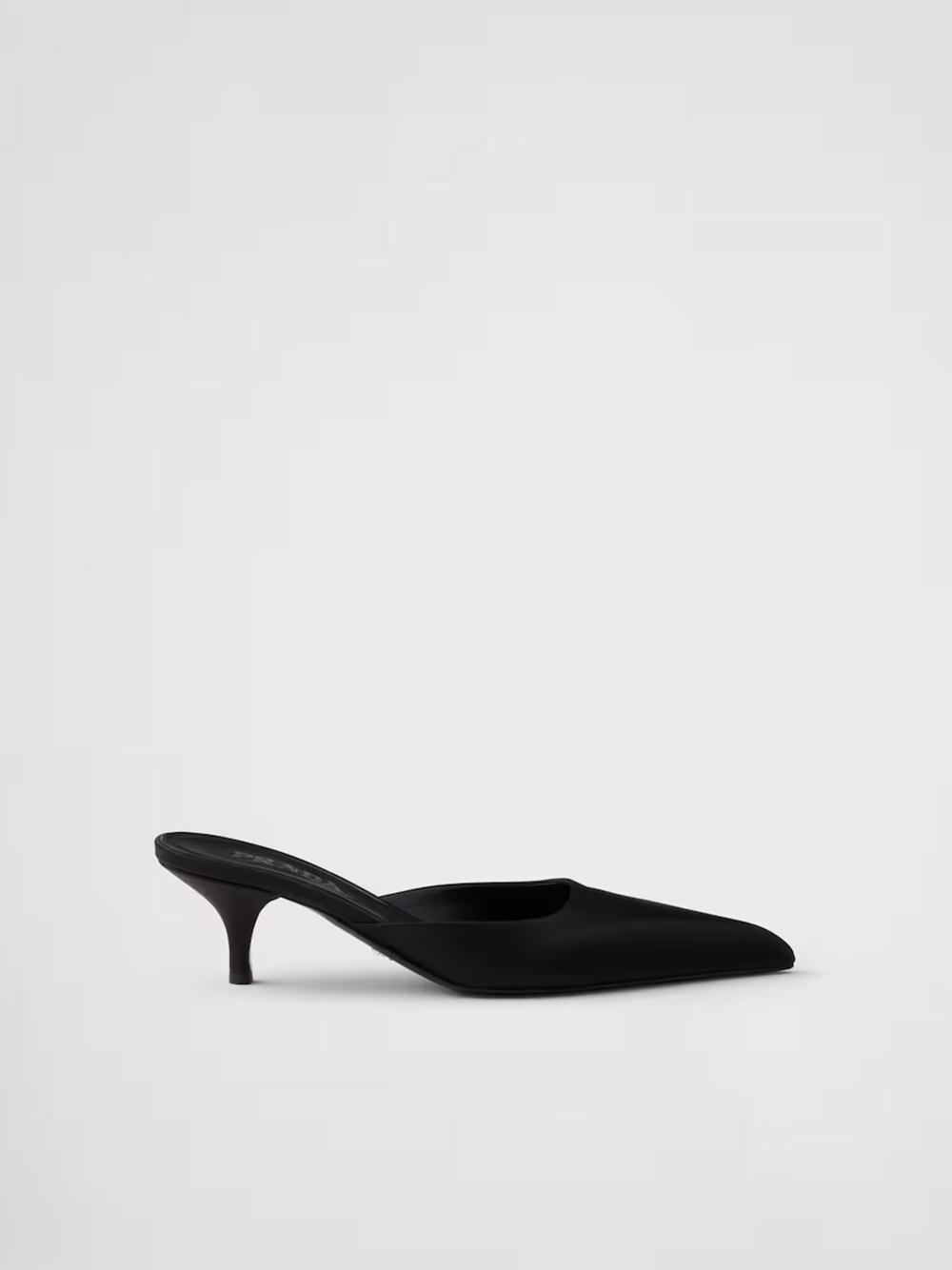 Sabot Prada en satin noir