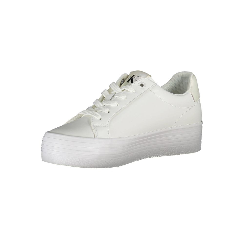Baskets blanches élégantes à lacets Calvin Klein avec détails contrastés