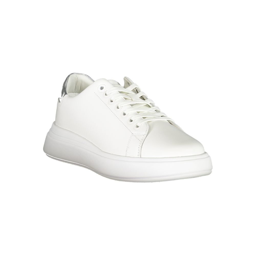 Baskets Calvin Klein Chic blanches avec détails contrastés