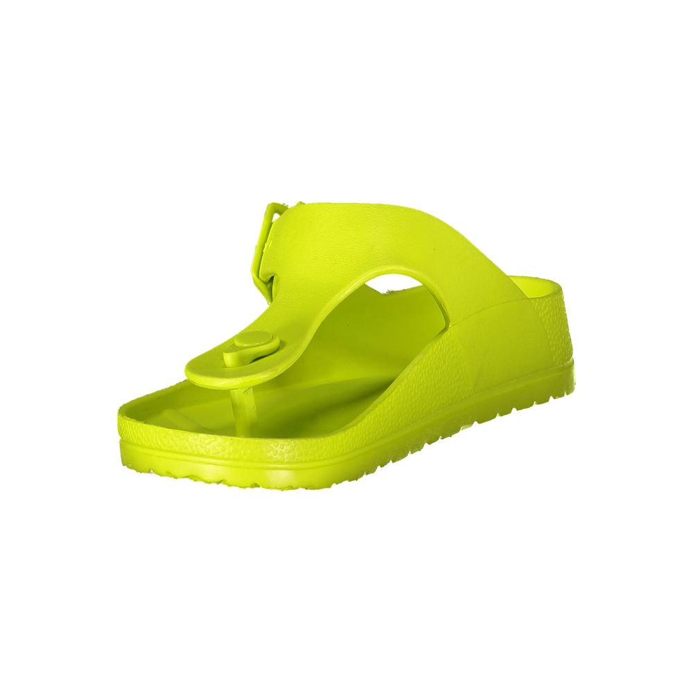 Sandale en plastique jaune pour femme, Norvège 1963