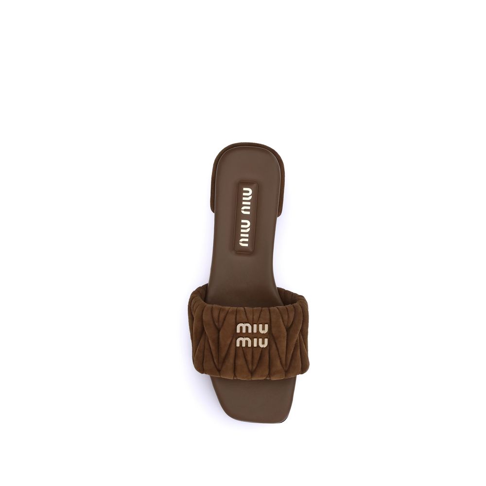 Miu Miu Sandales en cuir nappa matelassé