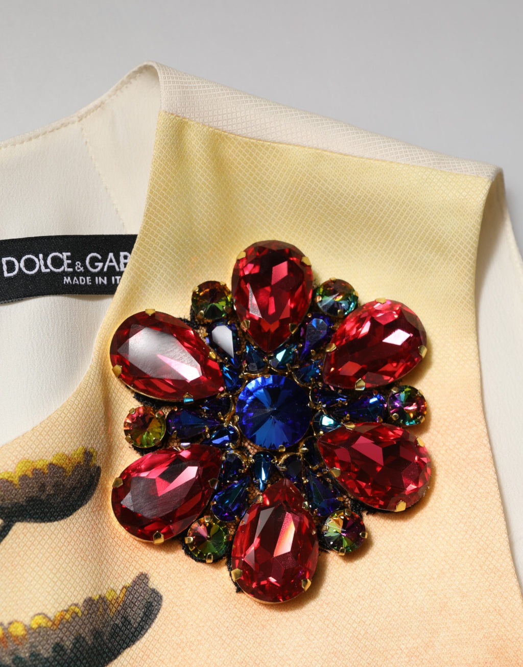 Robe courte trapèze ornée de cristaux multicolores Dolce &amp; Gabbana