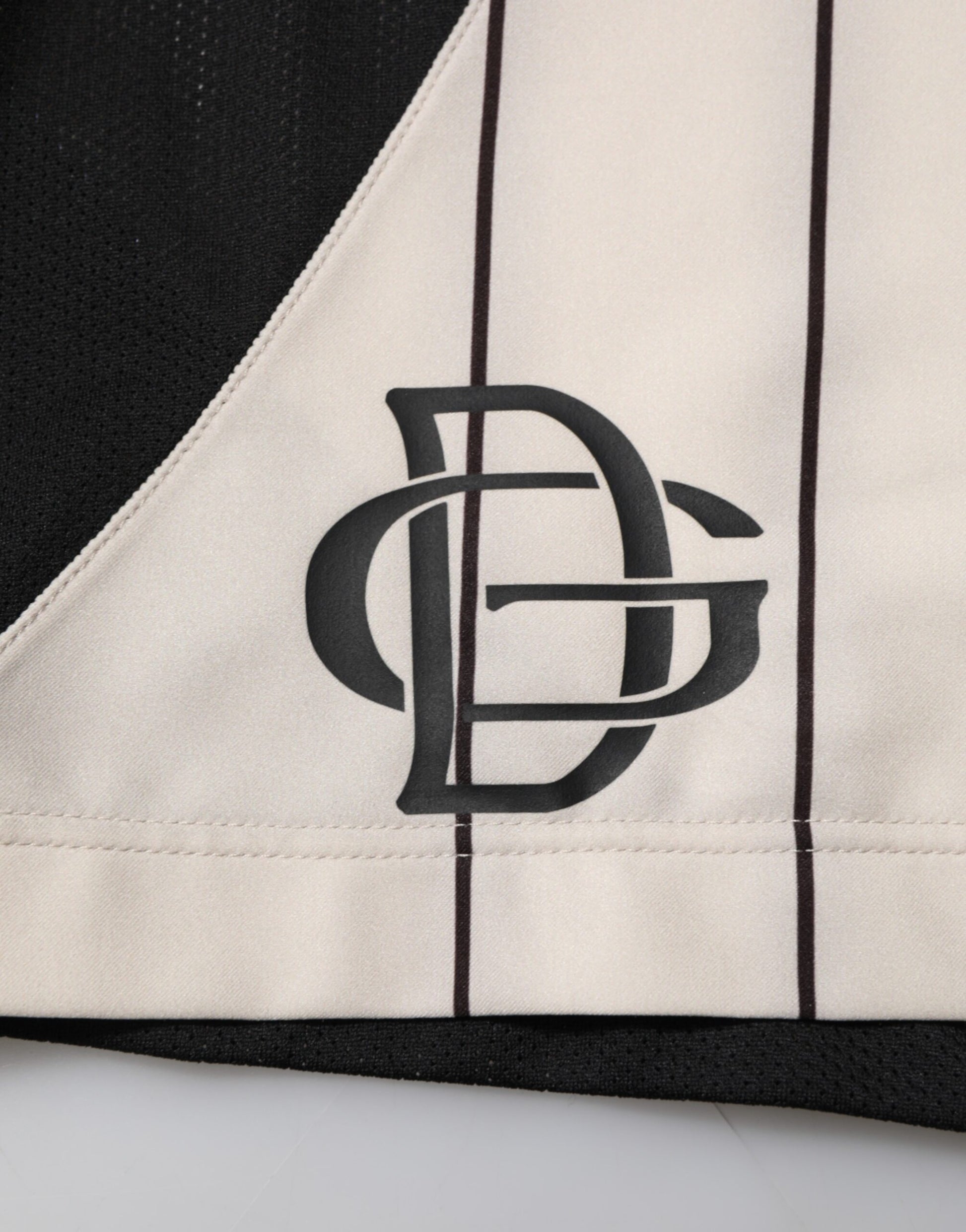 Short de survêtement Dolce &amp; Gabbana en polyester blanc cassé avec logo DG