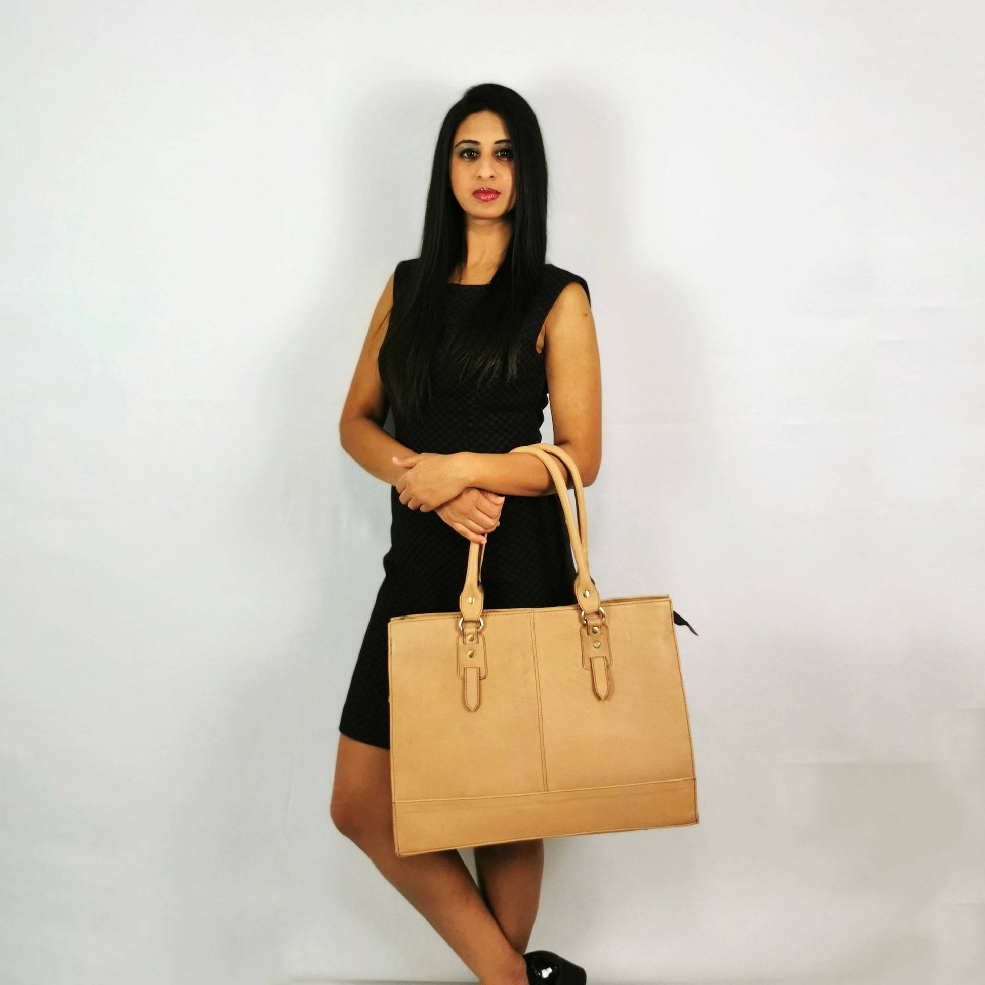 The Signature 17" Bag, Beige-1