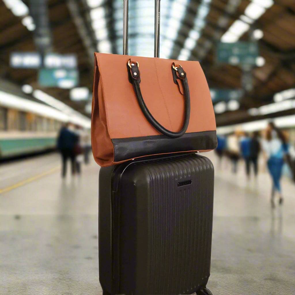 The Signature 17" Bag, Brown-4