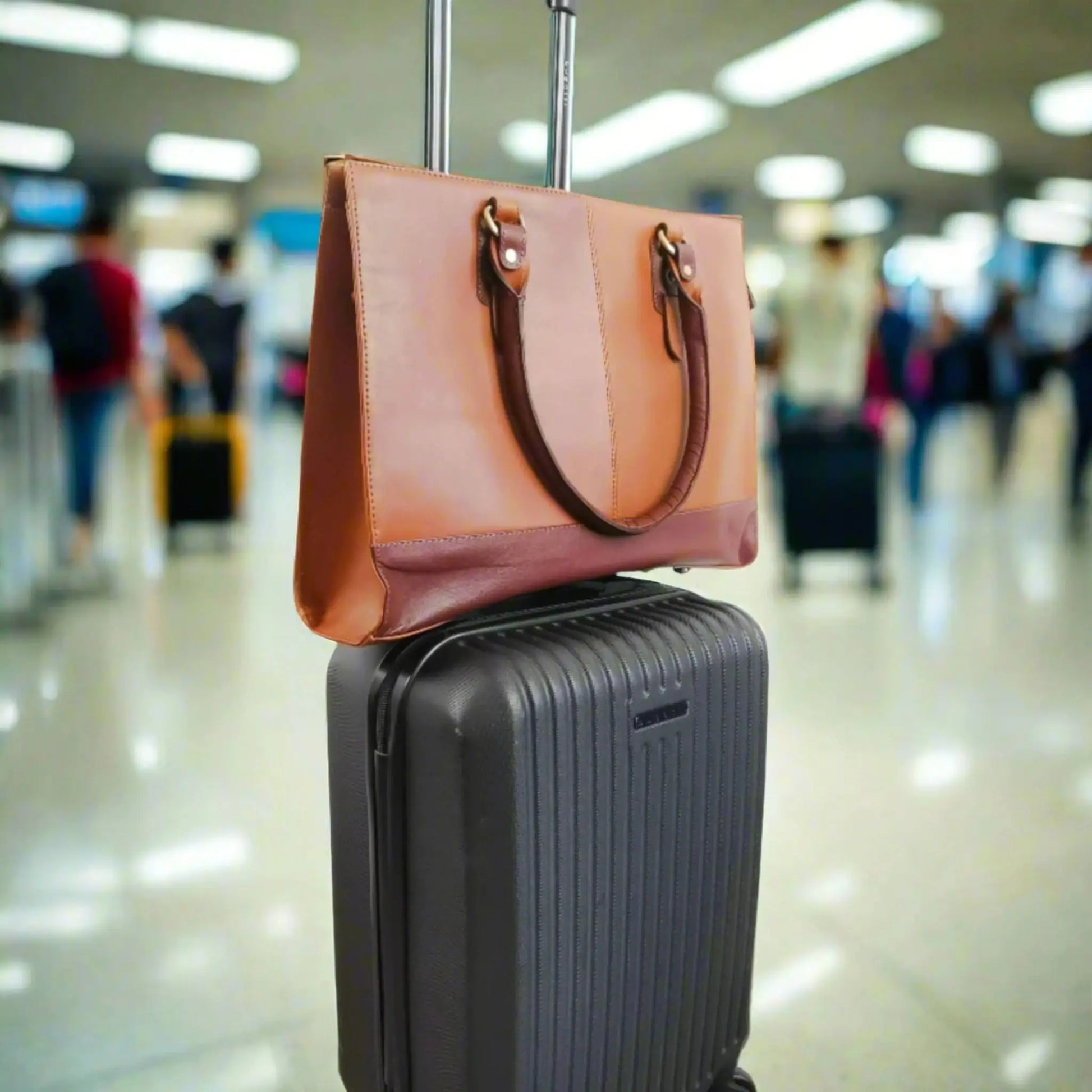 The Signature 17" Bag, Tan-2